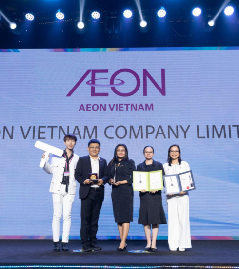 AEON Việt Nam nhận hai giải thưởng liên tiếp tại HR Asia Awards 2024. Ảnh: AEON Việt Nam