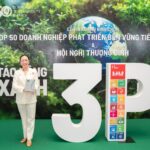 Bà Trần Phương Ngọc Thảo - Phó chủ tịch hội đồng quản trị kiêm Chủ tịch Ủy ban ESG PNJ đại diện doanh nghiệp nhận giải thưởng. Ảnh: Kế Châu
