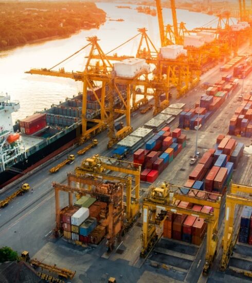 Gần 9 trên 10 doanh nghiệp tại Việt Nam quan tâm đến mở rộng ra nước ngoài. Ảnh minh họa: UOB