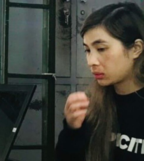 Trương Thị Hương tại cơ quan công an. Ảnh: Công an Đăk Nông