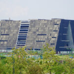 Trung tâm triển lãm nhìn từ phía quận 1 sang Thủ Thiêm, năm 2023. Ảnh: Gia Minh