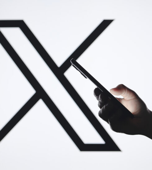 X (trước đây là Twitter) ngày càng mất khách quảng cáo sau khi Musk mua lại năm 2022. Ảnh: Reuters