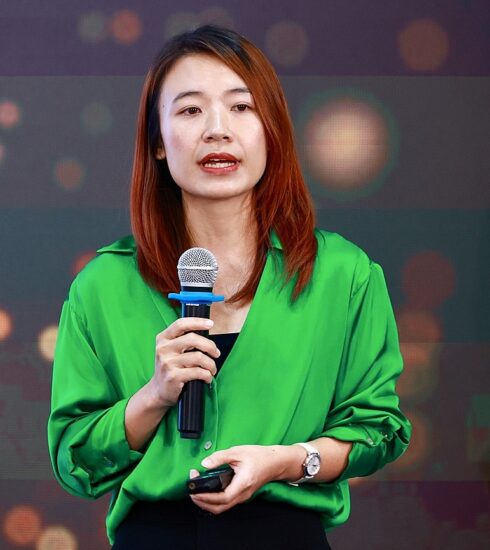 Bà Lê Minh Trang, Phó Giám Đốc Bộ phận Nghiên cứu Bán Lẻ, NielsenIQ phát biểu tại hội thảo, ngày 14/8. Ảnh: BTC