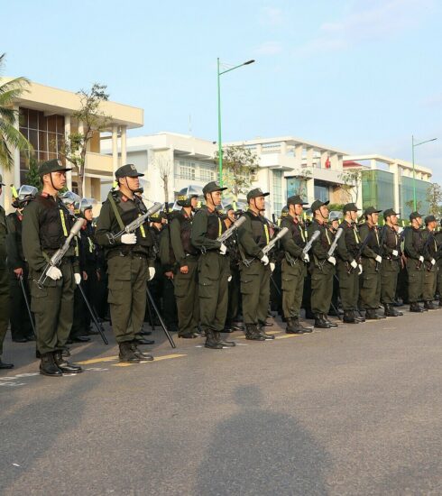Cảnh sát có vũ trang cùng tham gia với các lực lượng nghiệp vụ trấn áp tội phạm. Ảnh: Việt Quốc