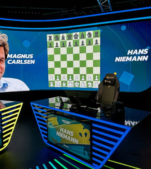 Carlsen sẽ gặp Niemann ở bán kết Speed Chess Championship 2024 tại Paris, Pháp. Ảnh: Reuters