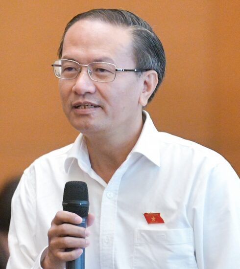 Ông Đinh Ngọc Minh, Ủy viên chuyên trách Ủy ban Kinh tế, phát biểu sáng 29/8. Ảnh: Trung tâm báo chí Quốc hội