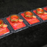 Vàng nhẫn trơn loại 1 lượng được bày bán tại một thương hiệu. Ảnh: Giang Huy