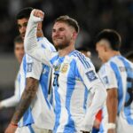 Mac Allister mừng bàn mở tỷ số trận Argentina 3-0 Chile sáng 6/9. Ảnh: AFP