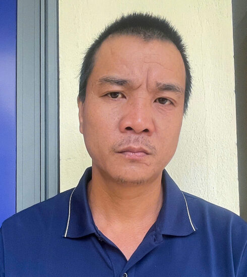 Nghi can Hiệp tại cơ quan điều tra. Ảnh: Hùng Lê