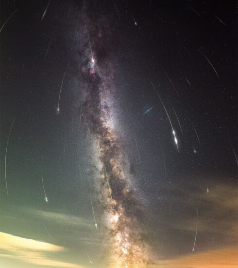 Mưa sao băng diễn ra hôm 12/8. Ảnh: Josh Dury