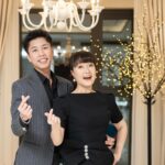 Nghệ sĩ Vân Dung bên con trai. Ảnh: Nhân vật cung cấp