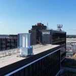 Hệ thống turbine gió không cánh quạt ở rìa nóc nhà máy của BMW. Ảnh: BMW