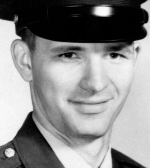 Dean Ảnh: US Military