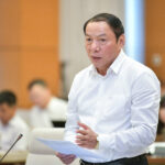 Bộ trưởng Văn hóa, Thể thao và Du lịch Nguyễn Văn Hùng phát biểu sáng 24/9. Ảnh: Media Quốc hội