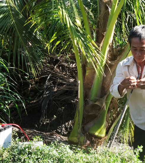 Tuyền thực nghiệm điều tra tại hiện trường vụ án. Ảnh: Tiến Tầm