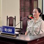 Cô đồng bói cau Trương Thị Hương tại tòa. Ảnh: Lê Tân