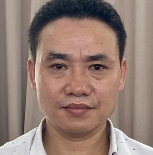 Bị can Trần Tùng, Phó giám đốc Sở Ngoại vụ tỉnh Thái Nguyên. Ảnh: Bộ Công an