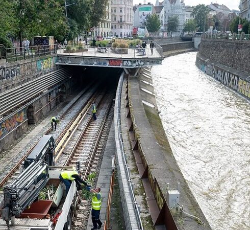 Vienne xây kênh kiểm soát lũ lụt New Danube vào năm 1970. Ảnh: BBC