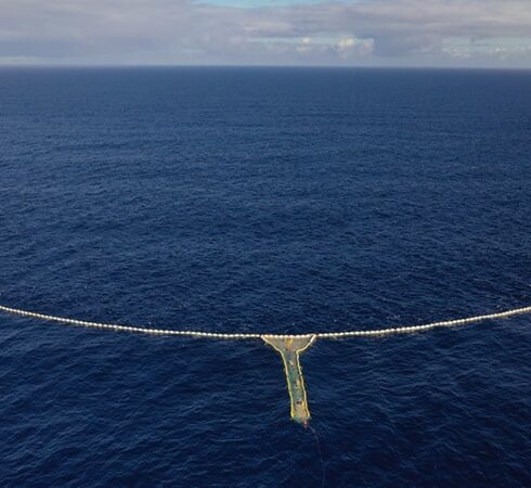 Hệ thống dọn rác thải nhựa trôi nổi trên biển của TOC. Ảnh: TOC