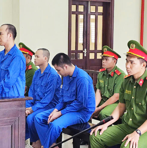 Ba bị cáo tại tòa. Ảnh: Nam An