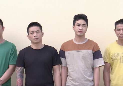 4 nghi can Hòa, Sơn, Hậu và Nam tại cơ quan điều tra. Ảnh: Đức Quang