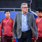 HLV Branko Ivankovic trong trận Trung Quốc thắng Bahrain 1-0 hôm 14/11. Ảnh: Instagram/Branko Ivankovic