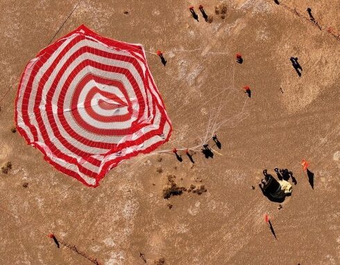 Vệ tinh tái sử dụng đầu tiên của Trung Quốc, Shijian 19, trở về Trái Đất. Ảnh: Chinadaily