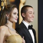 Angelina Jolie và con trai út tại sự kiện Governors Awards. Video: E!News