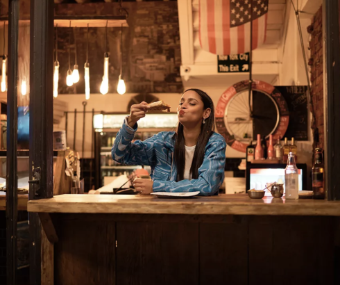 Nhiều người Anh muốn ăn tối một mình, loại bỏ những định kiến cũ trong xã hội. Ảnh minh họa: iStock