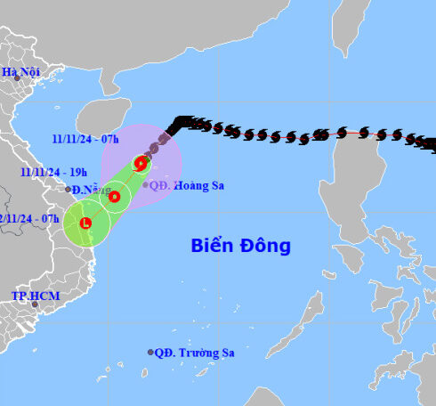Dự báo hướng đi và khu vực ảnh hưởng của bão Yinxing, sáng 11/11. Ảnh: NCHMF