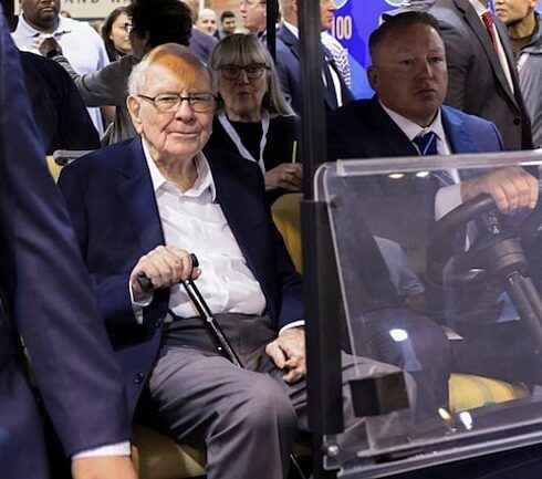 [Chủ tịch Berkshire Hathaway Warren Buffett tại Đại hội Cổ đông tháng 5/2024. Ảnh: Reuters