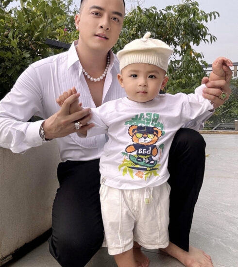 Tại giải thưởng Ngôi sao của năm 2024, Cao Thái Sơn và bé Cao Thái Minh có tên trong danh sách đề cử Hot Dad & Kid cùng cặp sinh đôi Kaka, Muội Muội của Hà Trí Quang - Thanh Đoàn, hai con Jimmy - Jenny của diễn viên Phương Oanh, Lita con của diễn viên Kha Ly, Misumi con của ca sĩ Bảo Anh, TiNo con của người đẹp Lê Âu Bảo Ngân. Hệ thống mở cổng bình chọn từ từ 9h ngày 8/11 đến 9h ngày 29/11.