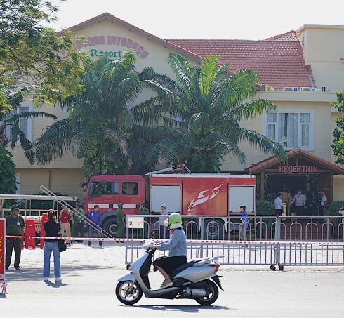 Đoạn trước cổng khu du lịch của Công ty cổ phần du lịch quốc tế Hải Dương bị phong tỏa để cưỡng chế. Ảnh: Trường Hà