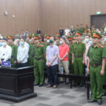 Các bị cáo trong phiên sơ thẩm giai đoạn 1 vụ án chuyến bay giải cứu. Ảnh: Ngọc Thành