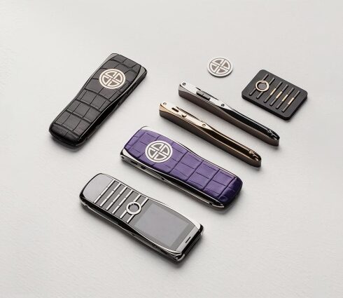 Khách hàng có thể cá nhân hóa các chi tiết trên điện thoại. Ảnh: XOR