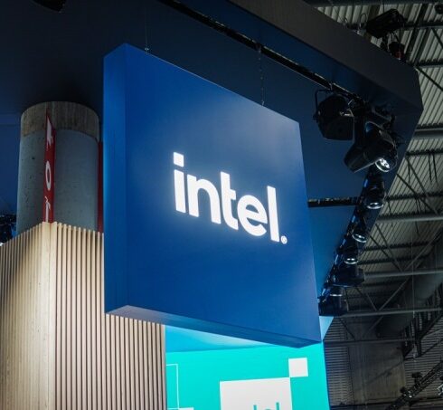 Logo Intel tại triển lãm MWC, tháng 2/2023. Ảnh: Lưu Quý