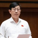 Ông Nguyễn Hữu Thông, Phó trưởng đoàn chuyên trách tỉnh Bình Thuận phát biểu tại phiên thảo luận kinh tế xã hội, sáng 4/11. Ảnh: Trung tâm báo chí Quốc hội