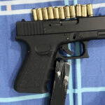 Khẩu súng nhóm mua bán ma tuý sử dụng. Ảnh: Công an cung cấp