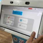 Giao diện các chức năng của robot. Ảnh: Hà An