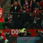 Ronaldo mừng bàn cho Bồ Đào Nha trước Ba Lan trên sân Kazimierz Gorski ở Warsaw, Ba Lan tối 12/10/2024. Ảnh: France24