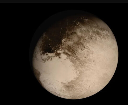 Hình ảnh sao Diêm Vương được tàu vũ trụ New Horizon của NASA chụp vào năm 2015.Ảnh: NASA/Phòng thí nghiệm Vật lý Ứng dụng Đại học Johns Hopkins/Viện Nghiên cứu Tây Nam