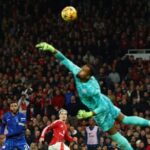 Garnacho (áo đỏ) dứt điểm trong trận Man Utd hòa Chelsea 1-1 ở vòng 10 Ngoại hạng Anh trên sân Old Trafford, Manchetser ngày 3/11/2024. Ảnh: Reuters