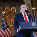 Ông Donald Trump tại khu nghỉ dưỡng Mar-a-Lago, Palm Beach, Florida, hồi tháng 8. Ảnh: AP