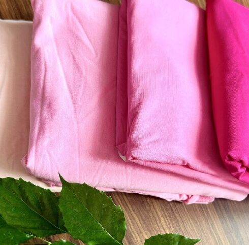 Bộ sưu tập vải sợi làm từ sợi sen, dứa, tre... Ảnh: Nhân vật cung cấp