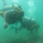 Thợ lặn thám hiểm khu vực tàu đắm. Ảnh: Filipe Castro