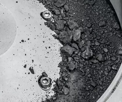 Mẫu đất đá lấy từ tiểu hành tinh Bennu. Ảnh: NASA