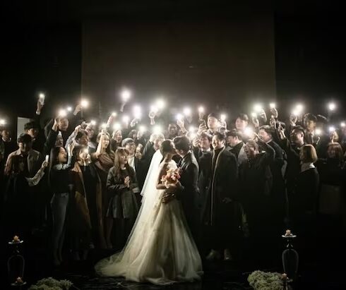 Người Hàn Quốc thường chọn trang phục tối màu khi dự đám cưới để không nổi bật hơn cô dâu. Ảnh minh họa: T.C