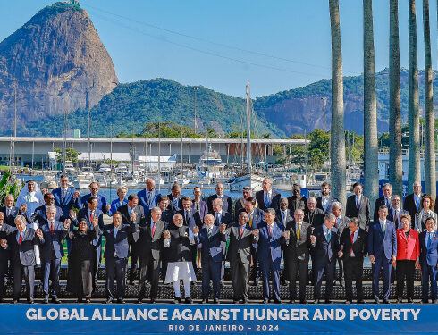 Các lãnh đạo G20 chụp ảnh tập thể tại thành phố Rio de Janeiro, Brazil ngày 18/11. Ảnh: Reuters