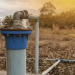 Con người khai thác nước ngầm quá mức có thể khiến môi trường bị ảnh hưởng. Ảnh: Sumeth c/Shutterstock