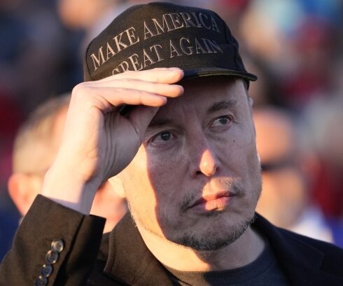 Tỷ phú Mỹ Elon Musk trong cuộc mít tinh của ông Trump ở Pennsylvania ngày 5/10. Ảnh: AP